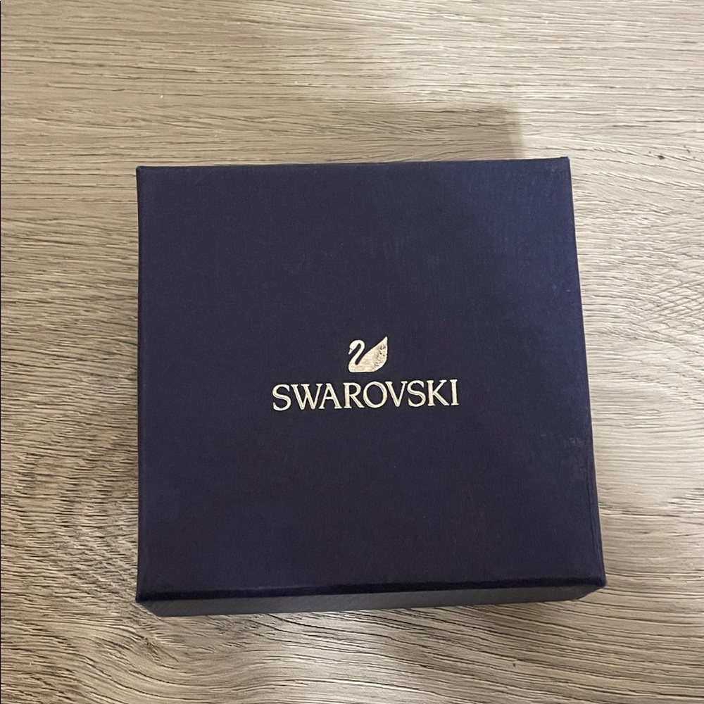 Swarovski Bella V crystal earring